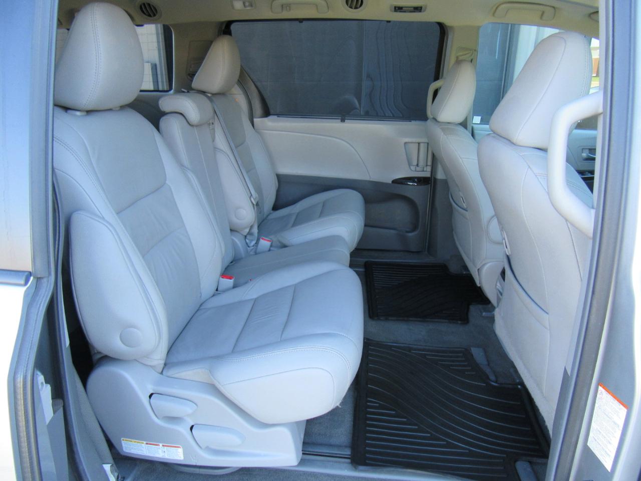 Toyota Sienna XLE FWD 8-Passenger V6 2015
