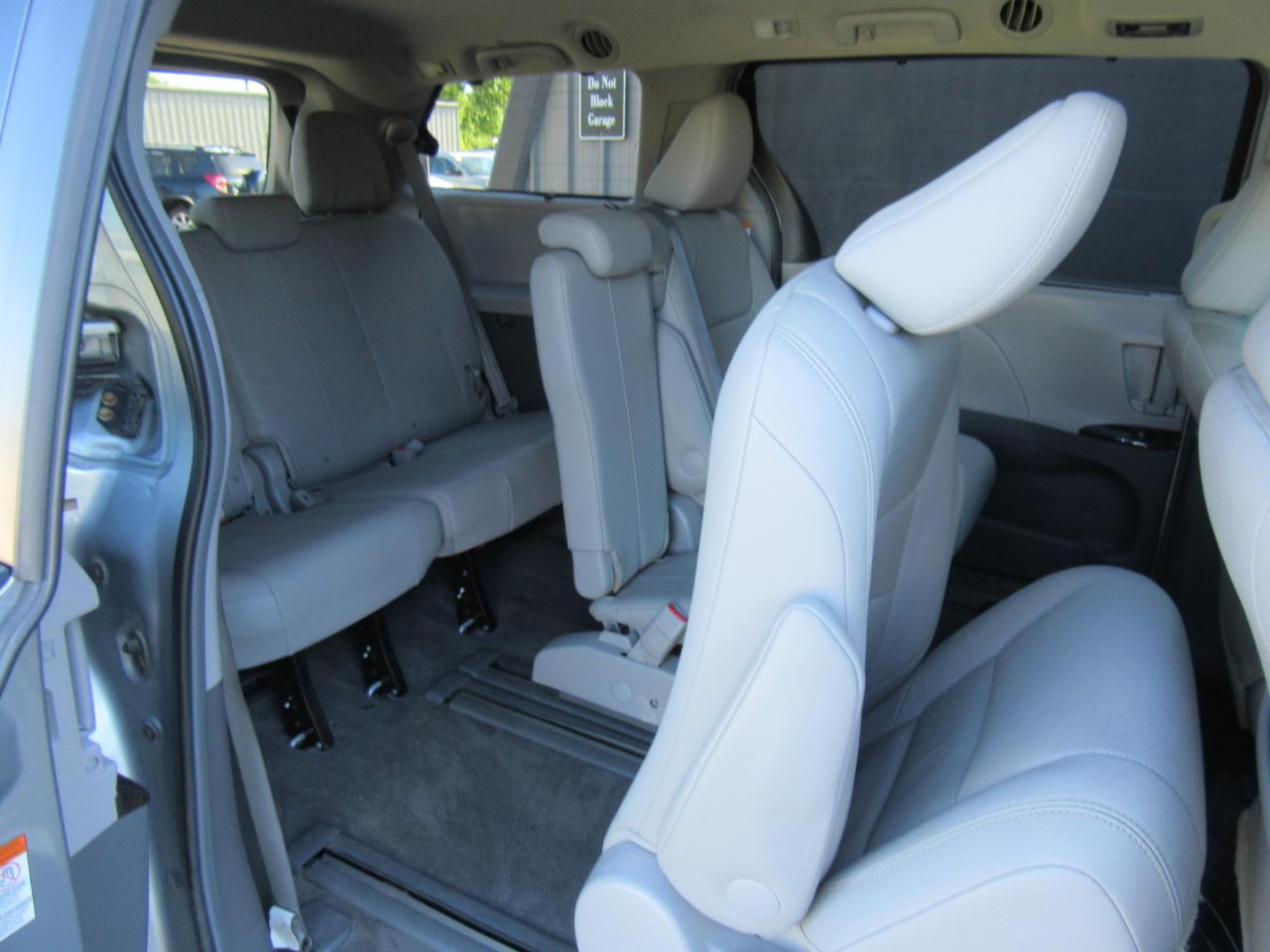 Toyota Sienna XLE FWD 8-Passenger V6 2015