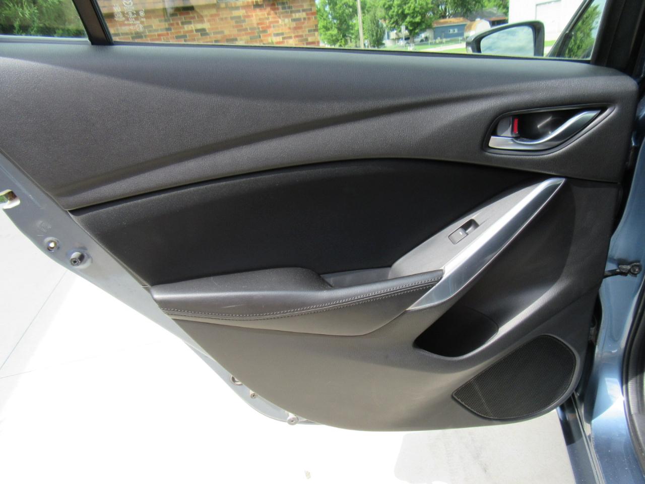 Mazda MAZDA6 i Sport 2015