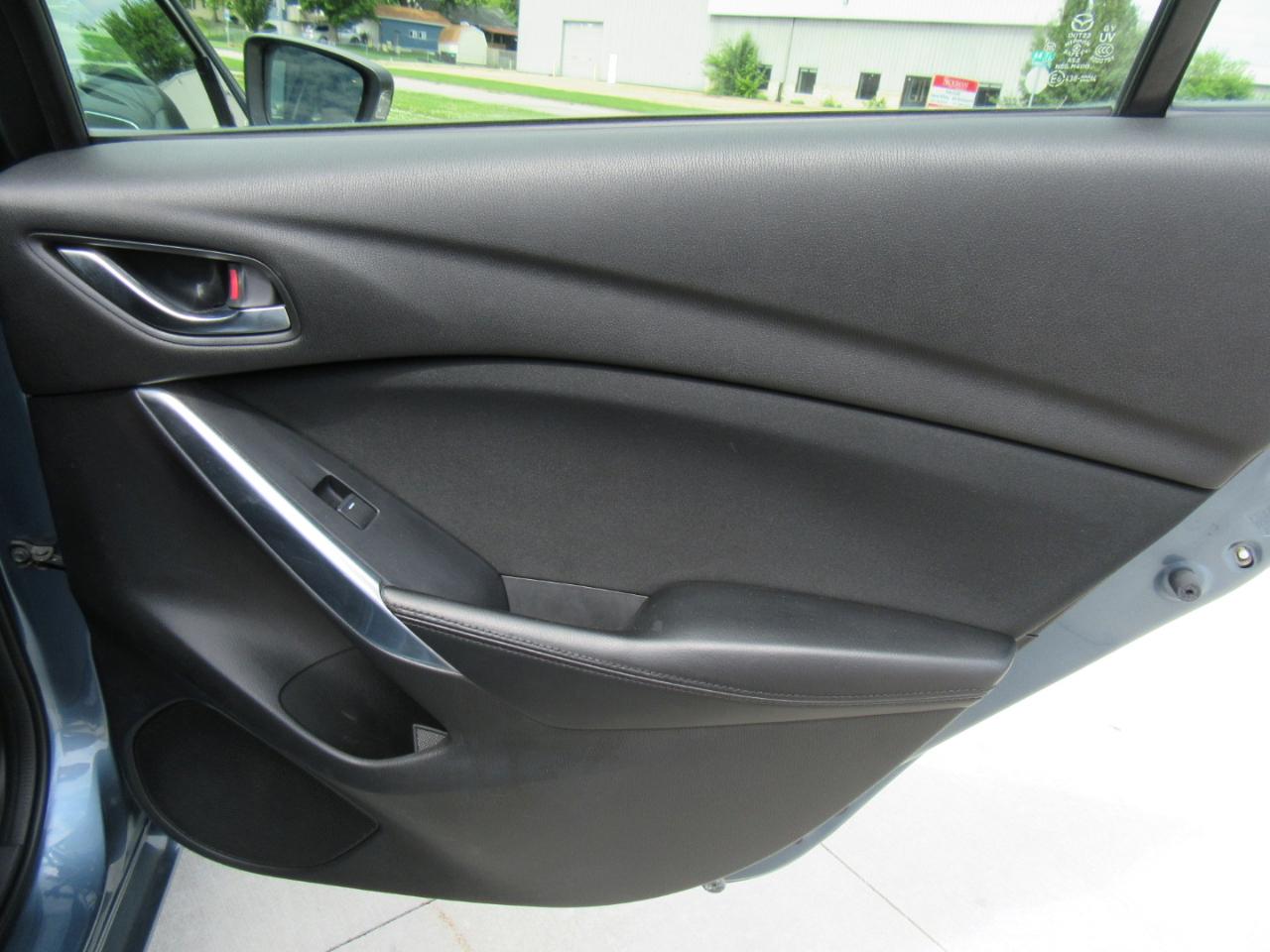 Mazda MAZDA6 i Sport 2015