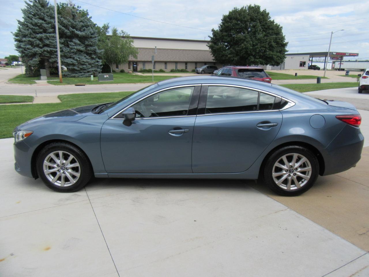 Mazda MAZDA6 i Sport 2015