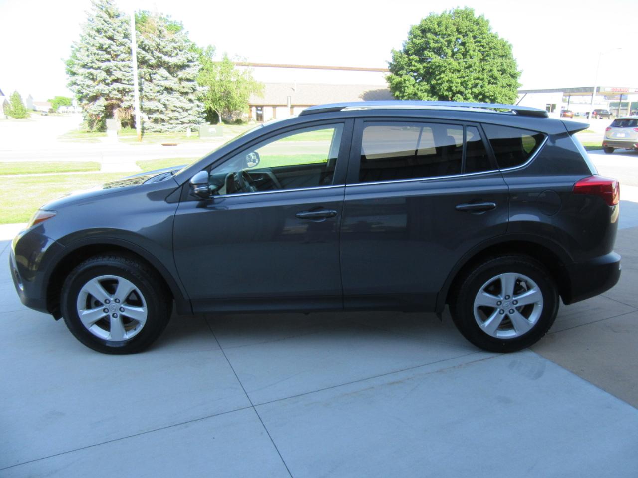 Toyota RAV4 XLE AWD 2014