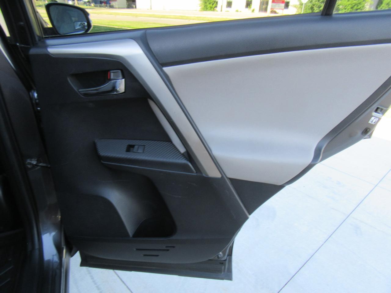 Toyota RAV4 XLE AWD 2014