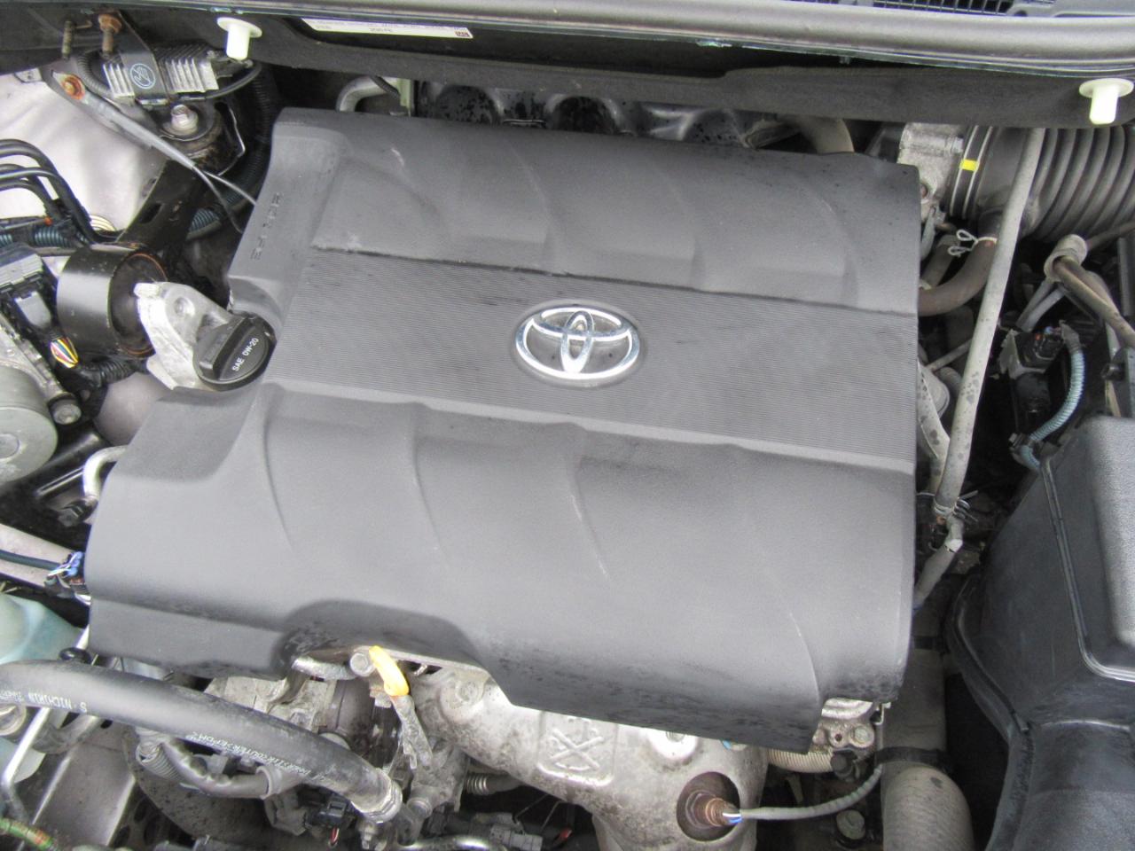 Toyota Sienna XLE FWD 8-Passenger V6 2013