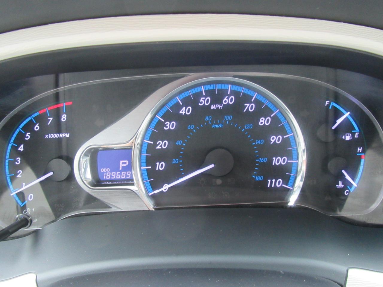 Toyota Sienna XLE FWD 8-Passenger V6 2013