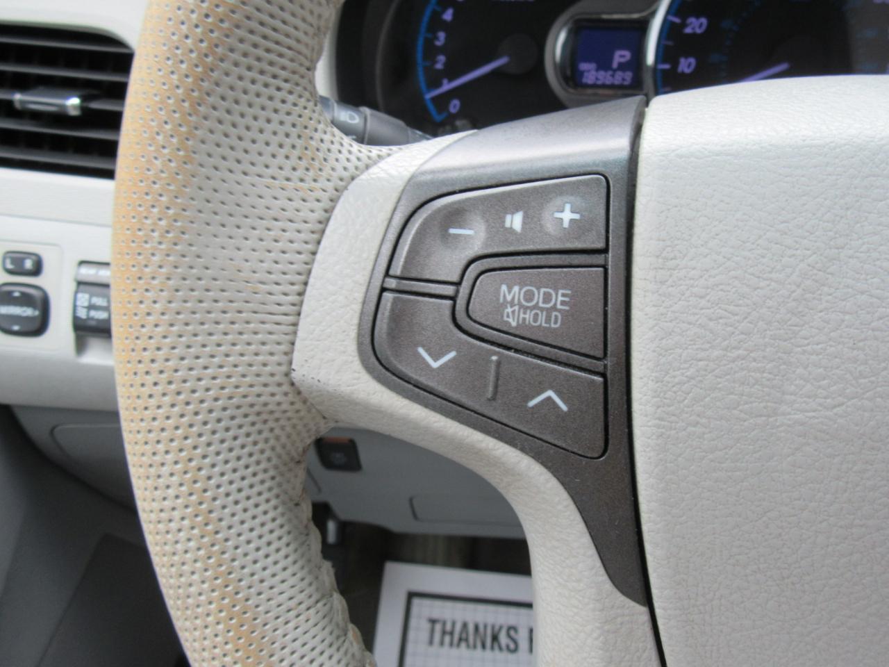 Toyota Sienna XLE FWD 8-Passenger V6 2013