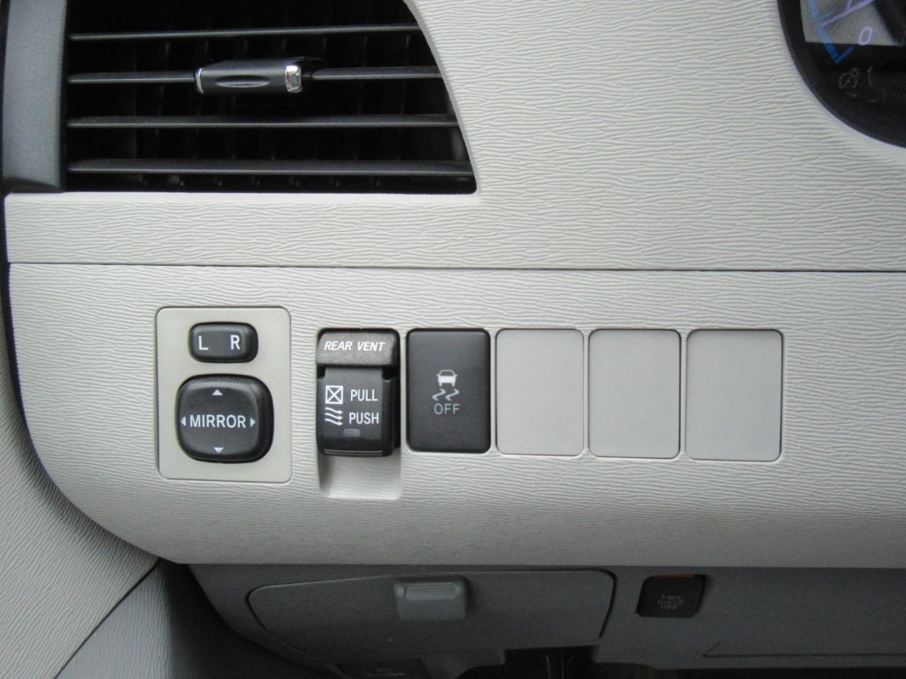 Toyota Sienna XLE FWD 8-Passenger V6 2013