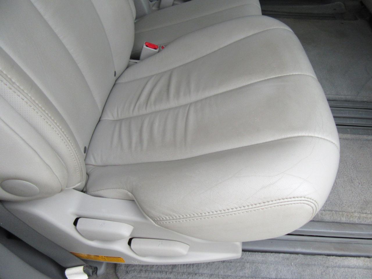 Toyota Sienna XLE FWD 8-Passenger V6 2013