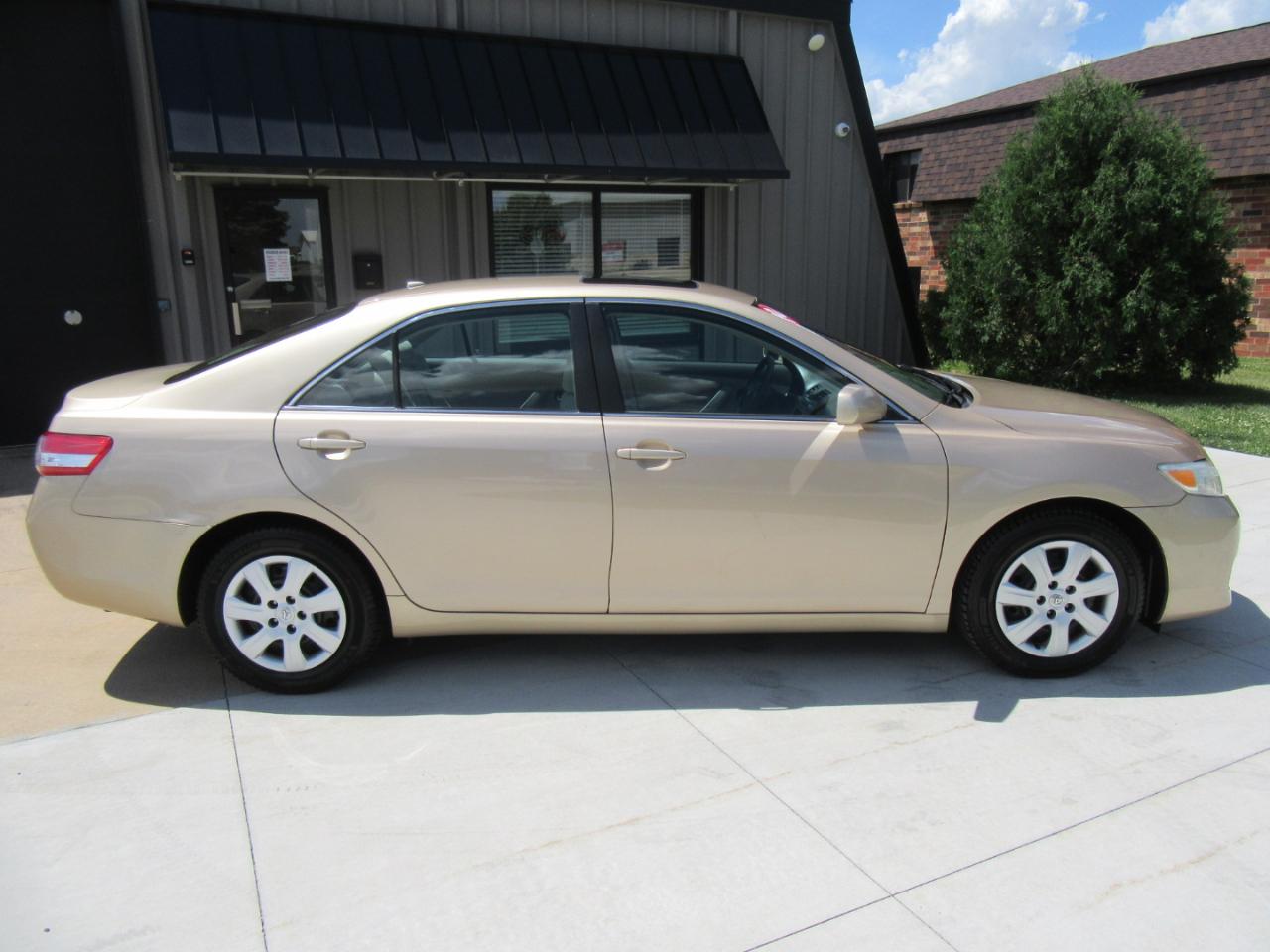 Toyota Camry LE 2010
