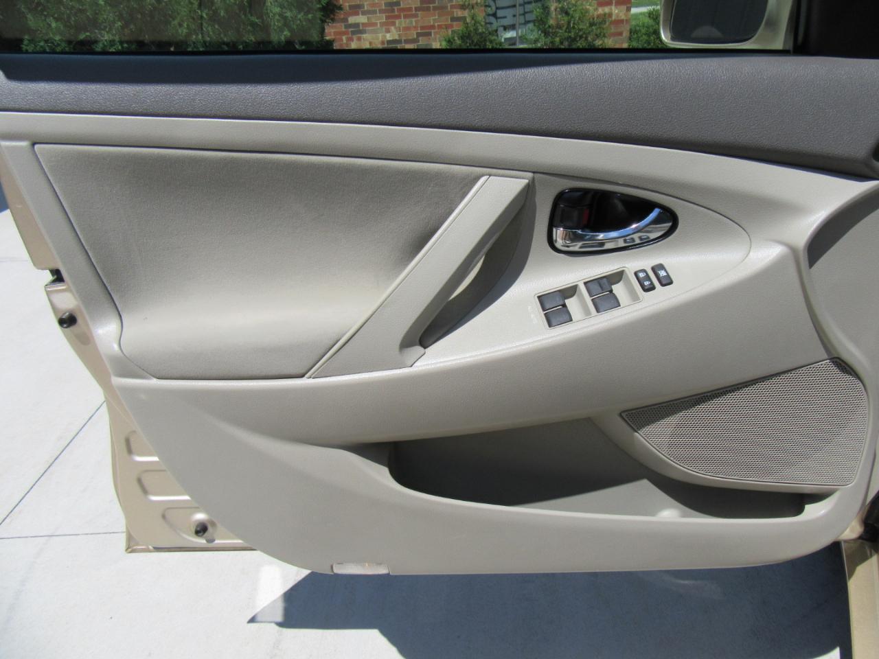 Toyota Camry LE 2010