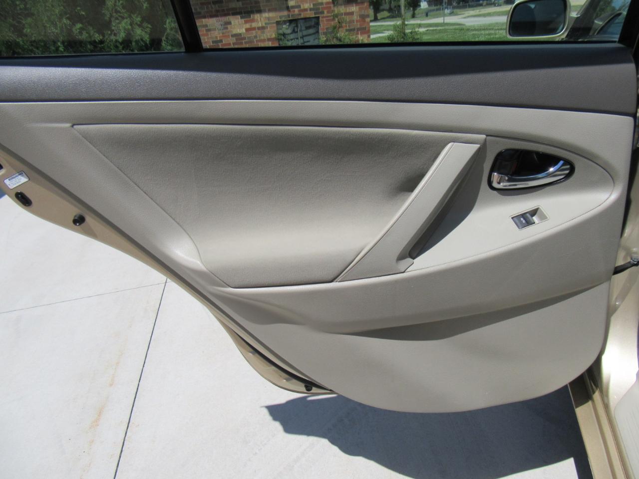 Toyota Camry LE 2010