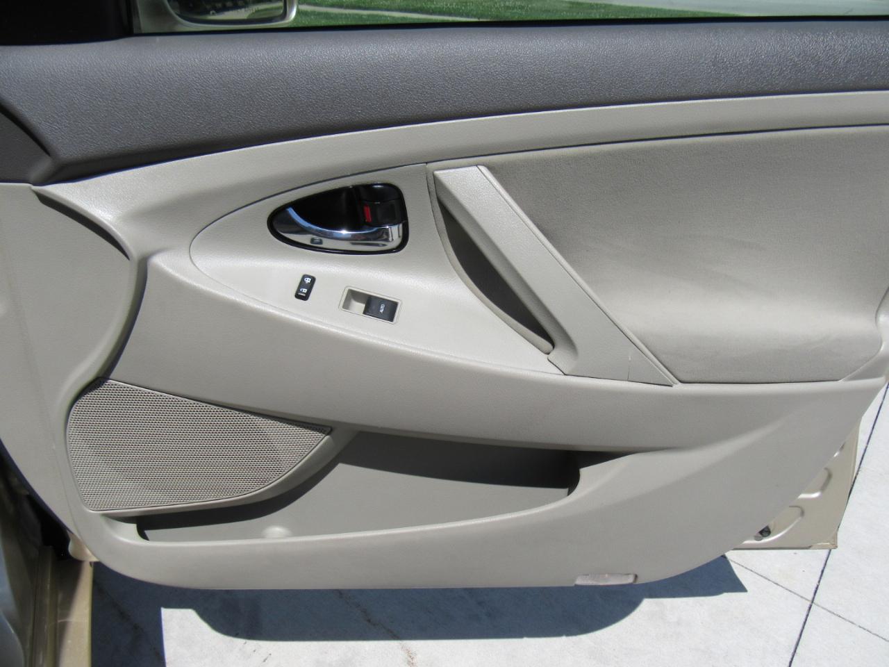 Toyota Camry LE 2010