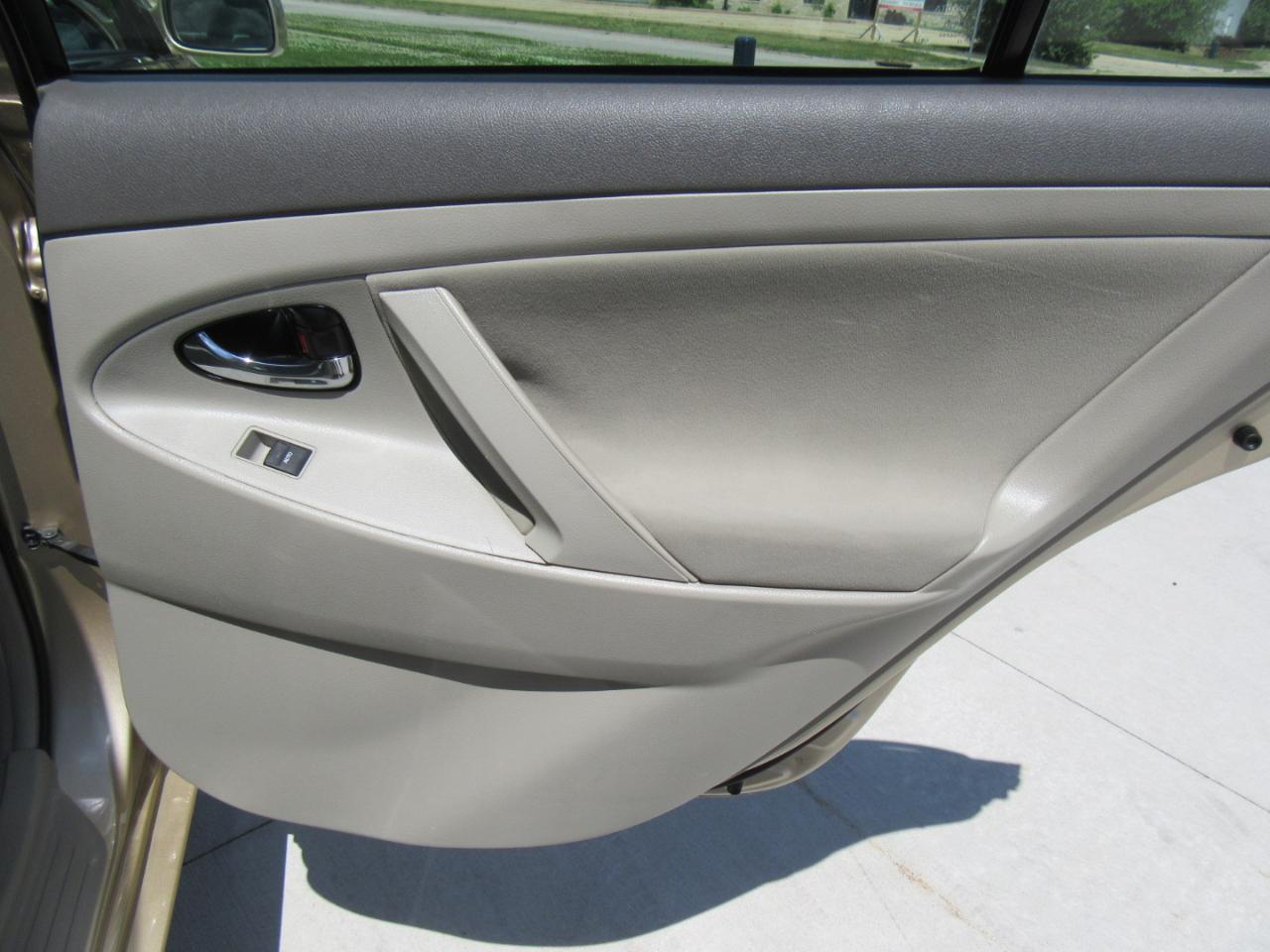 Toyota Camry LE 2010