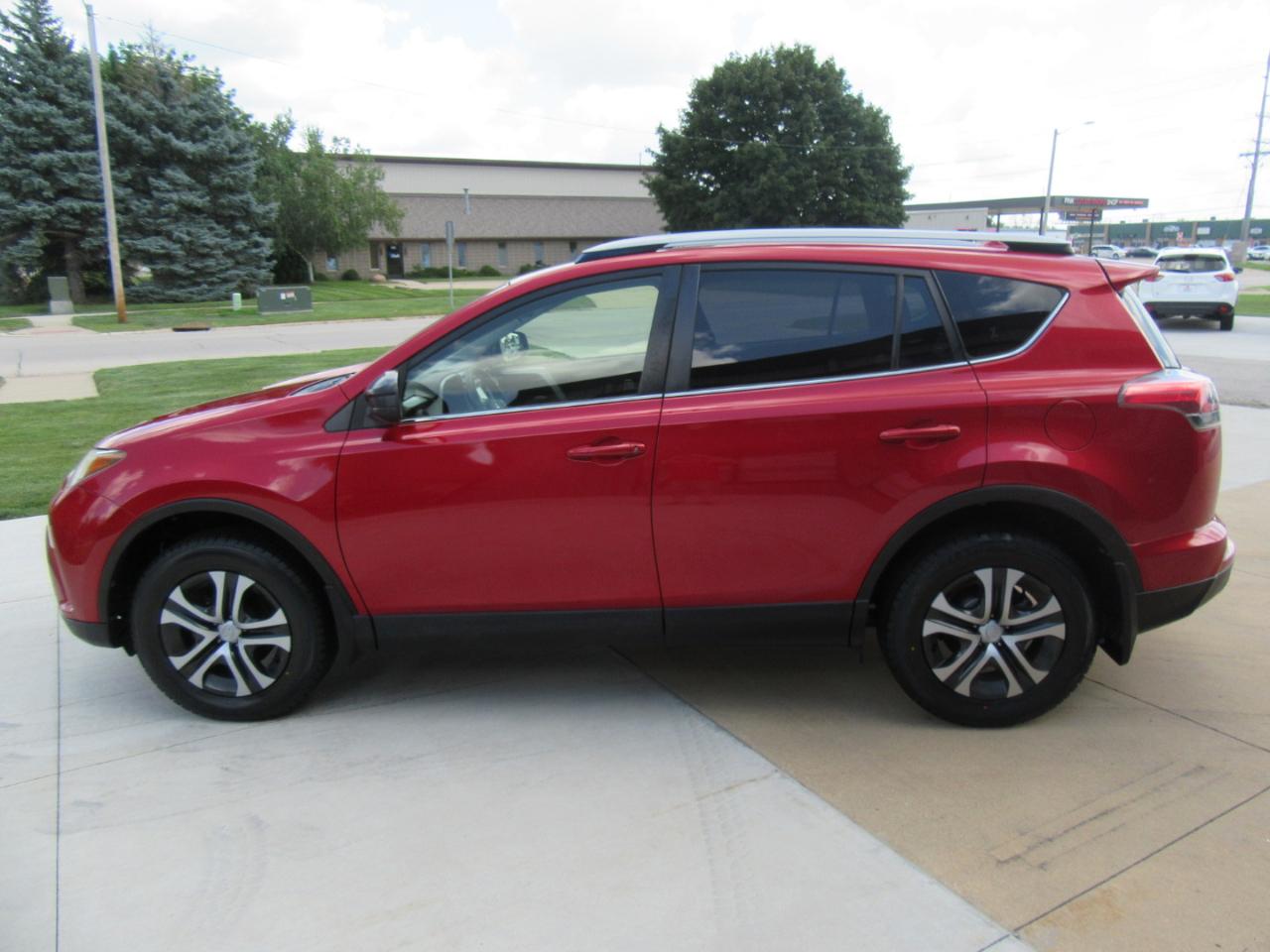 Toyota RAV4 LE 2017