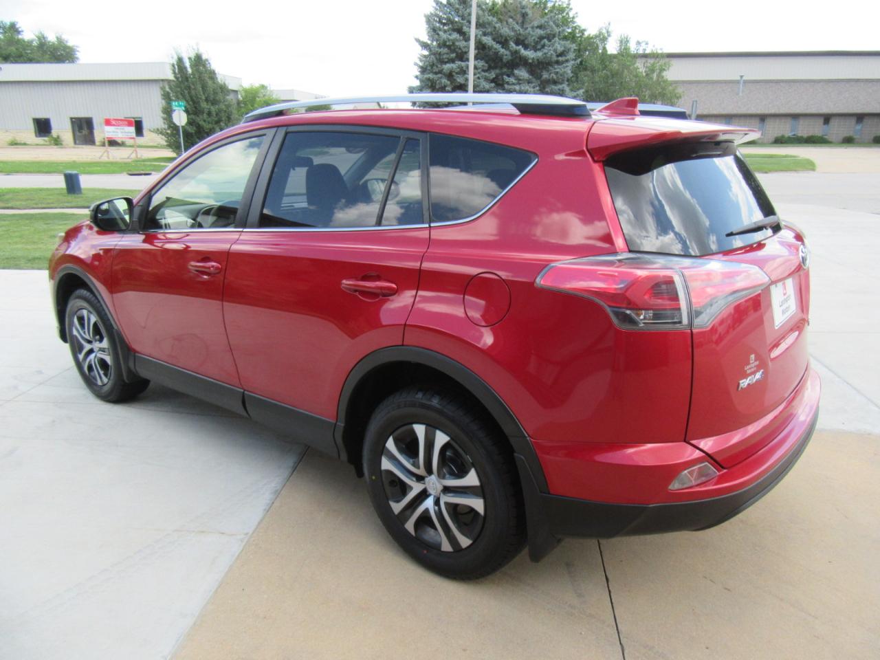 Toyota RAV4 LE 2017