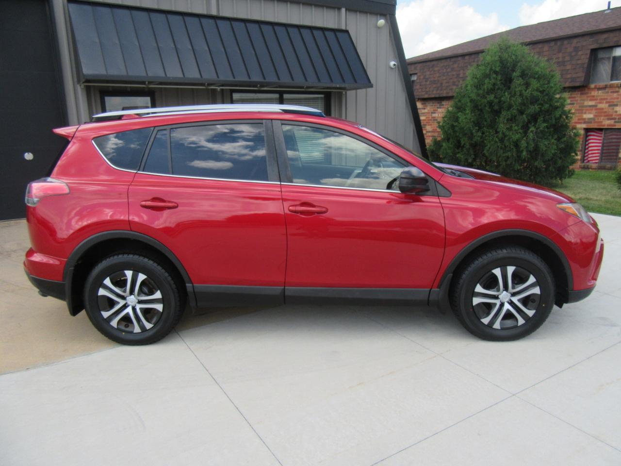 Toyota RAV4 LE 2017