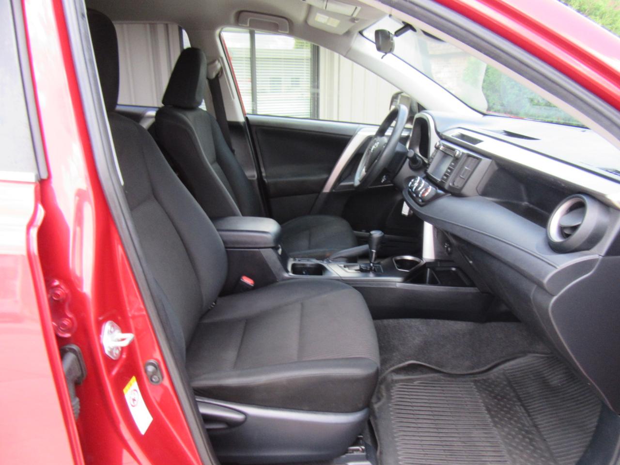 Toyota RAV4 LE 2017