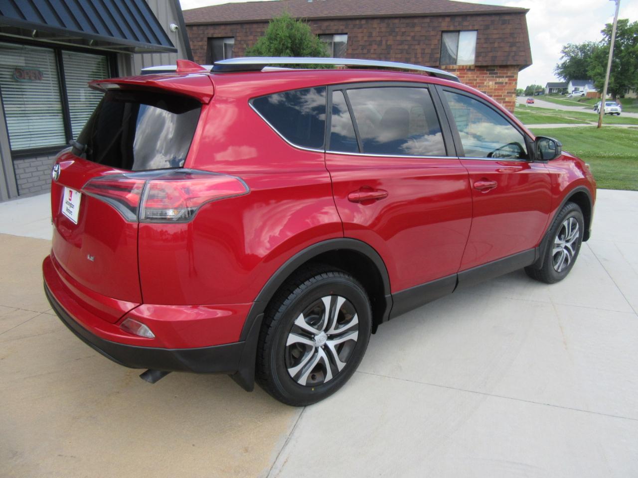Toyota RAV4 LE 2017