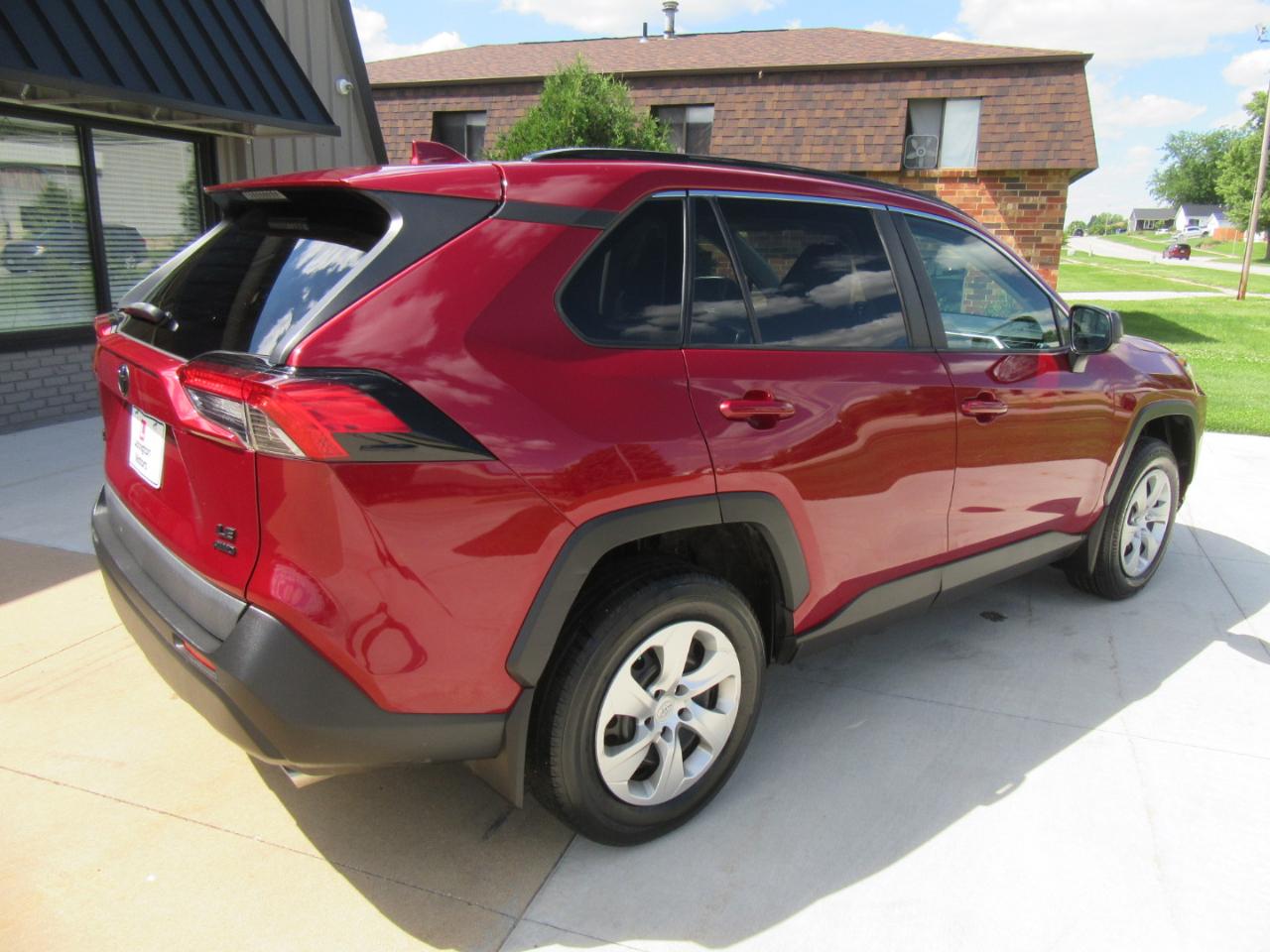 Toyota RAV4 LE AWD 2019