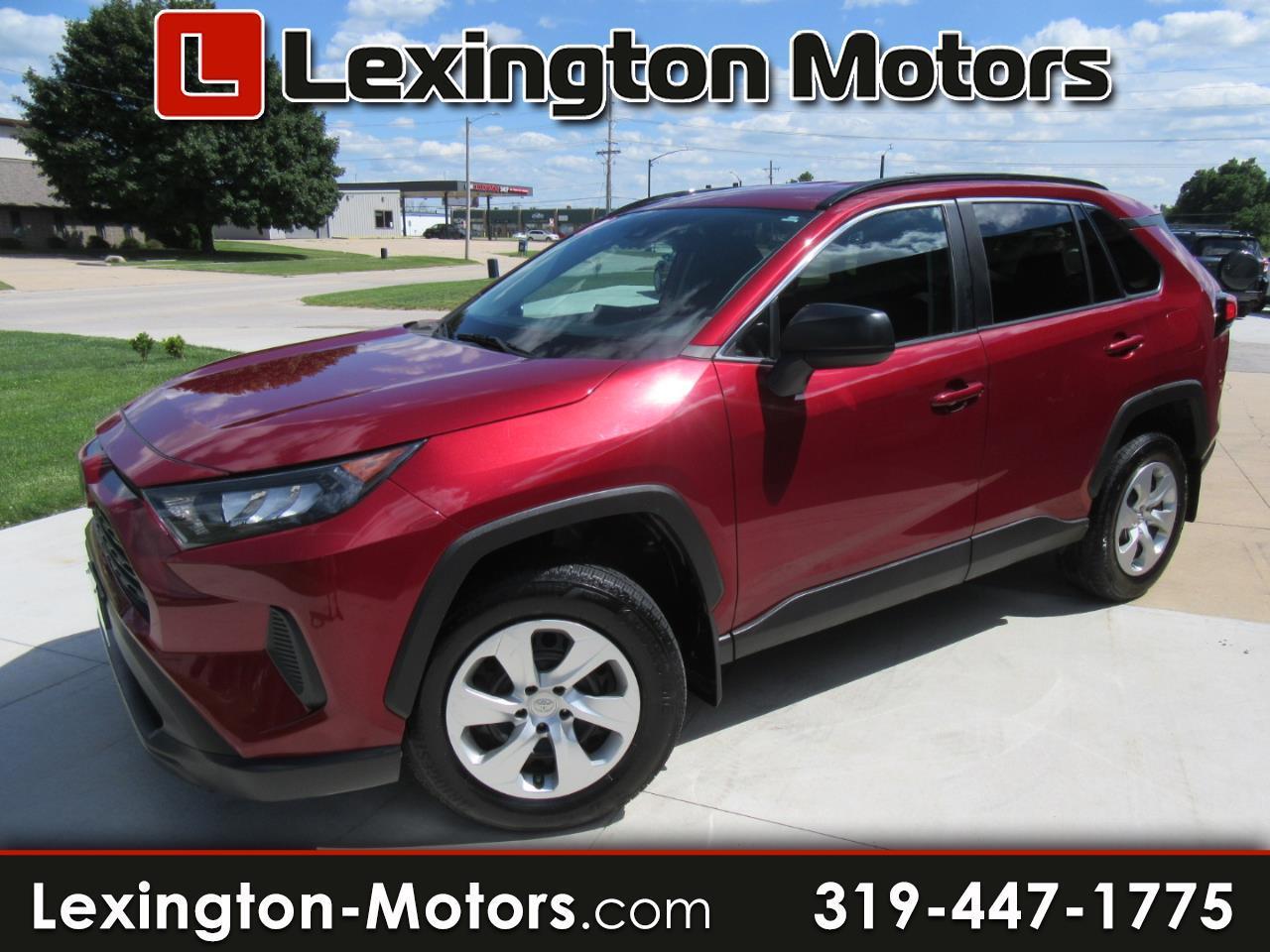 Toyota RAV4 LE AWD 2019