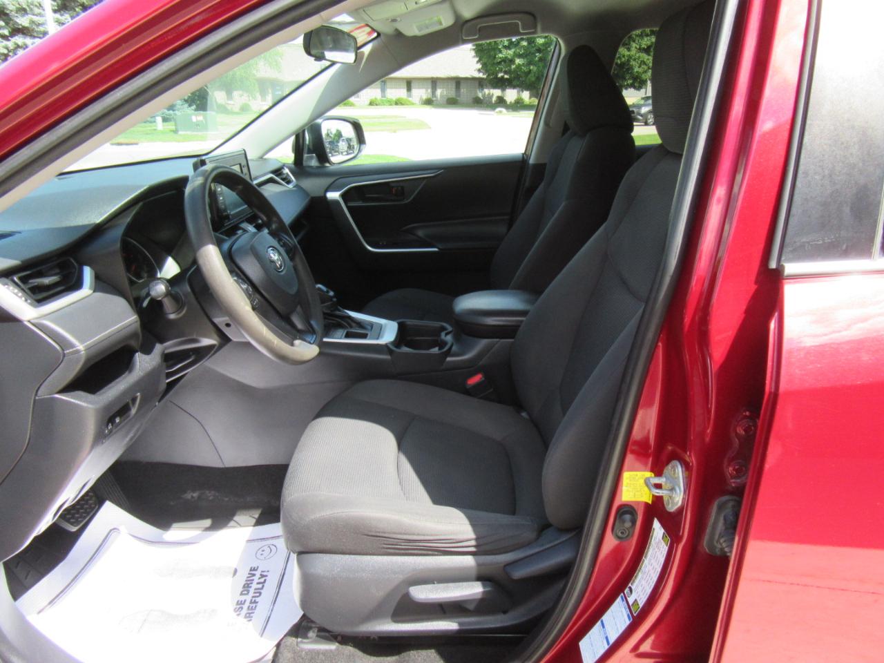 Toyota RAV4 LE AWD 2019
