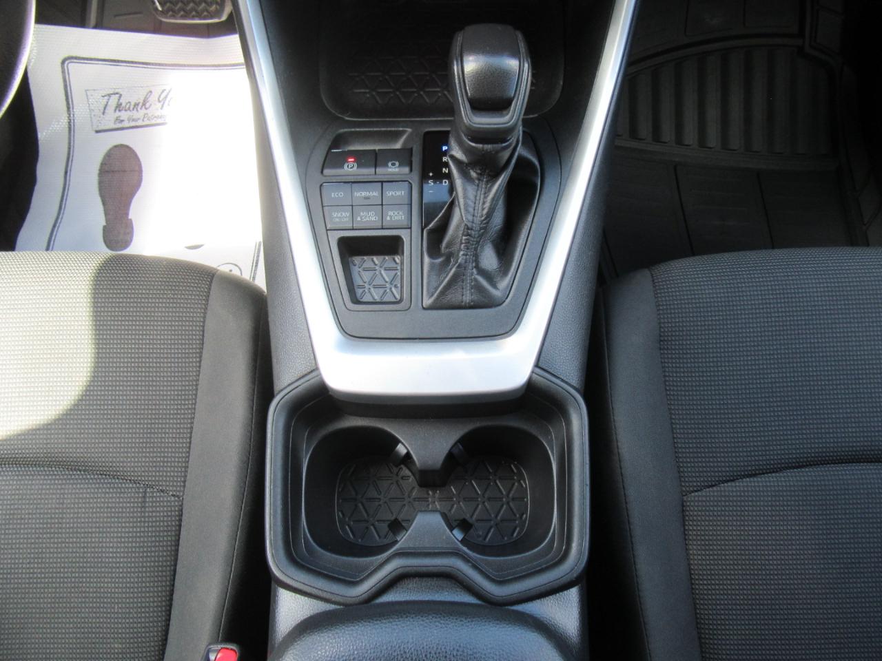Toyota RAV4 LE AWD 2019