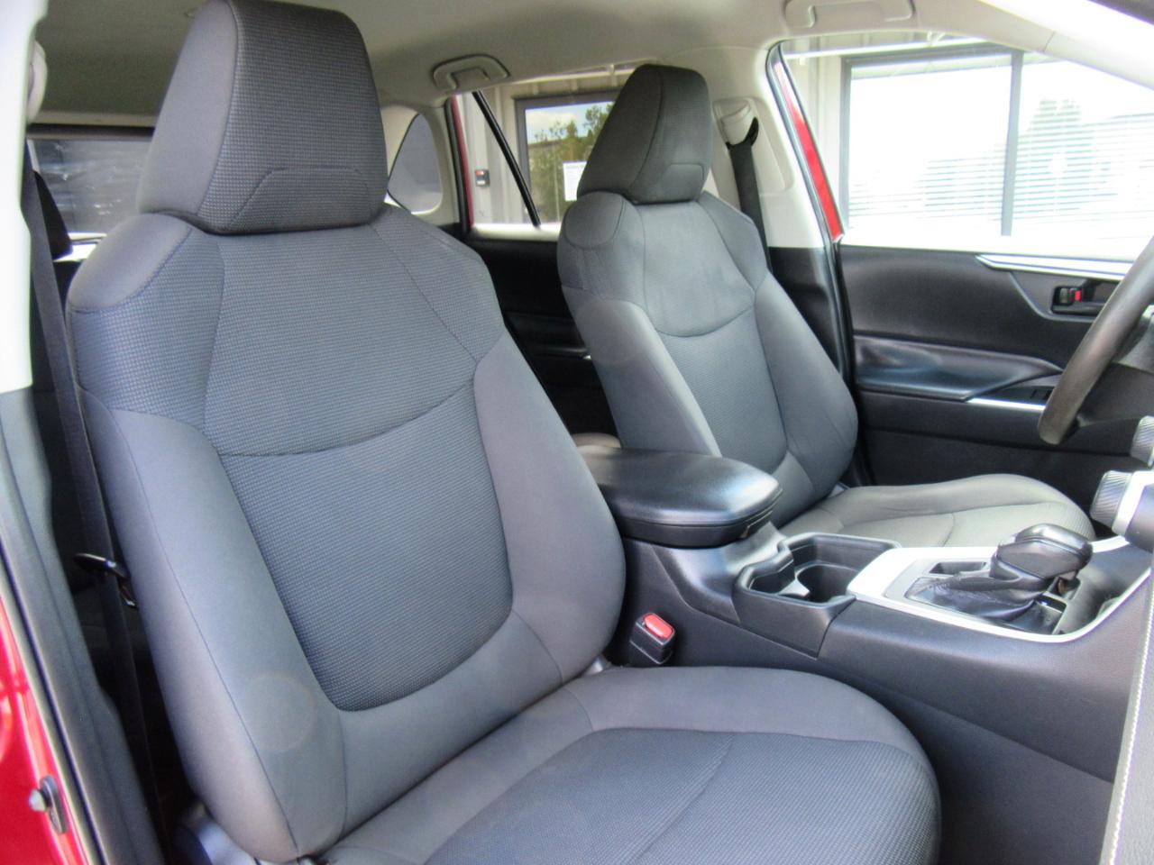 Toyota RAV4 LE AWD 2019