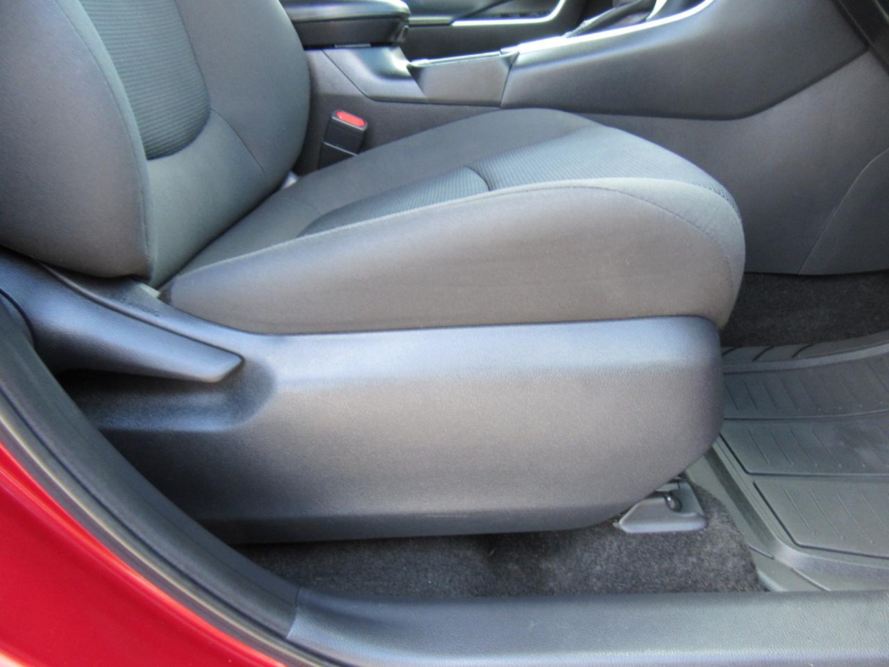 Toyota RAV4 LE AWD 2019