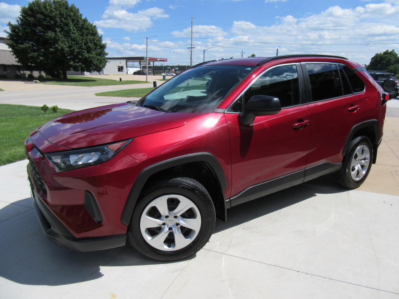 Toyota RAV4 LE AWD 2019
