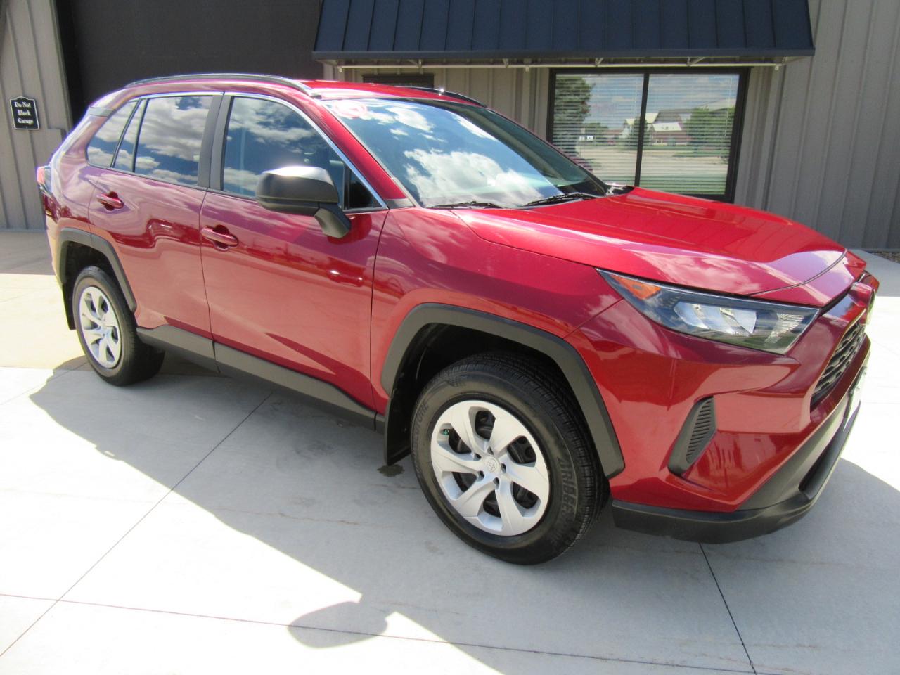 Toyota RAV4 LE AWD 2019