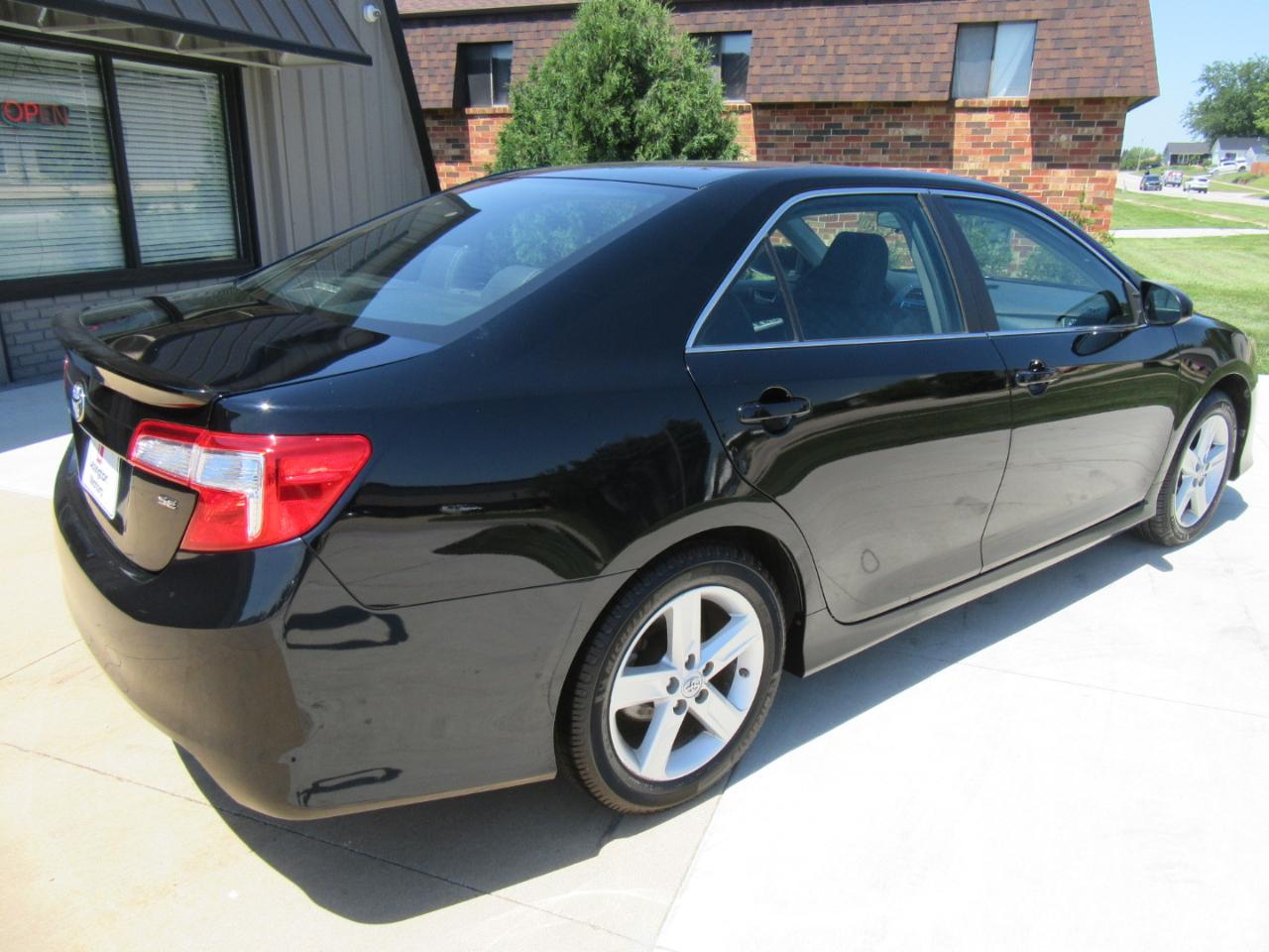 Toyota Camry SE 2012