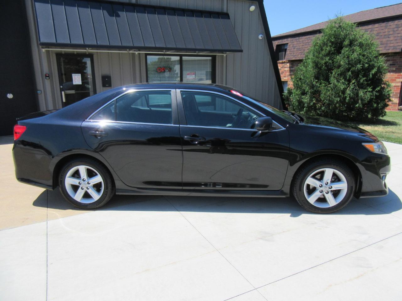 Toyota Camry SE 2012