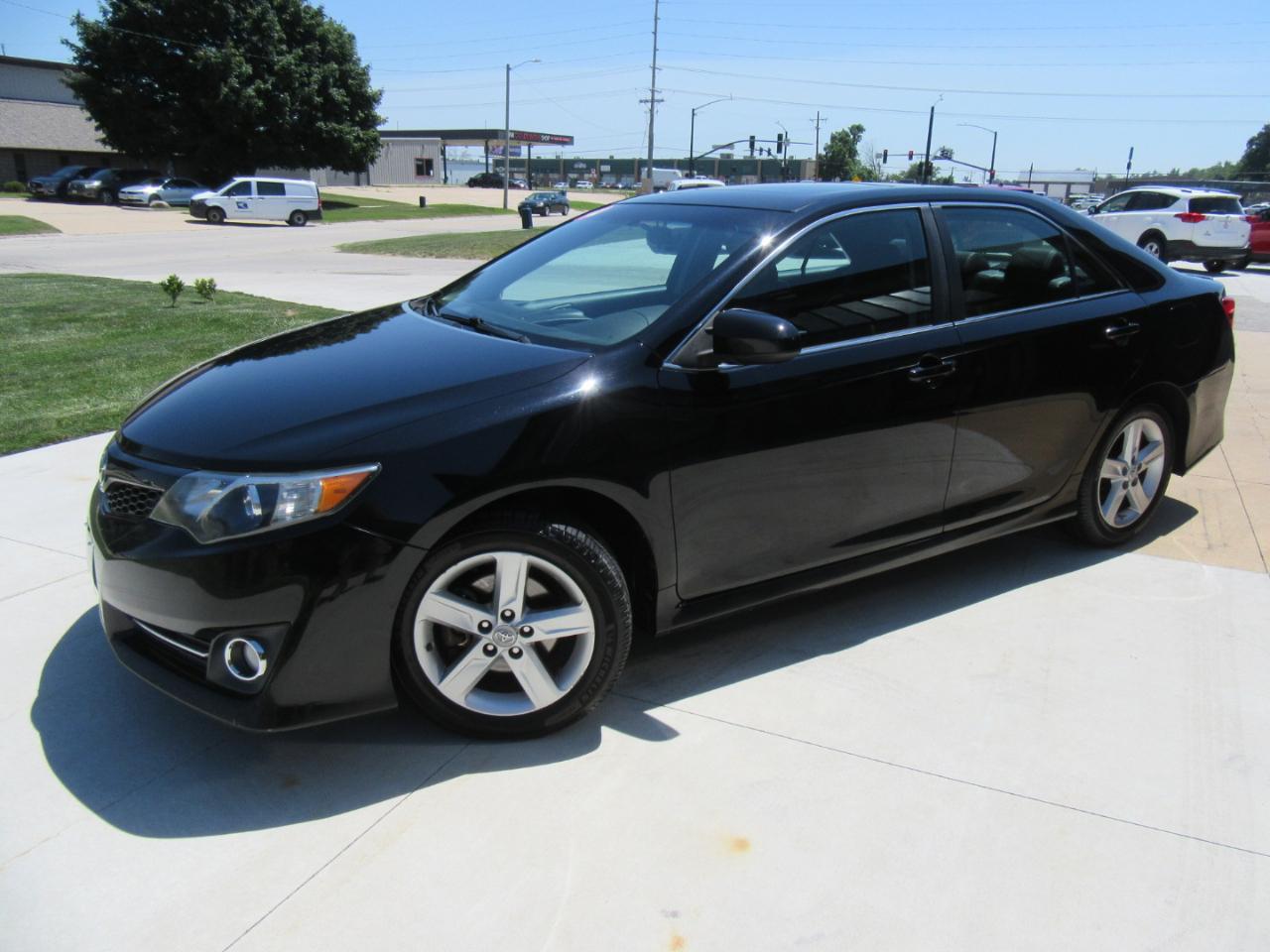Toyota Camry SE 2012