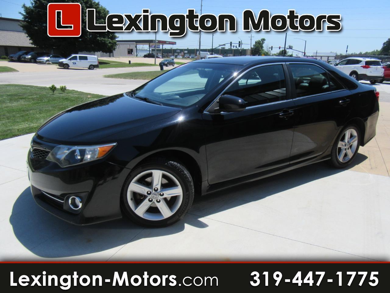 Toyota Camry SE 2012