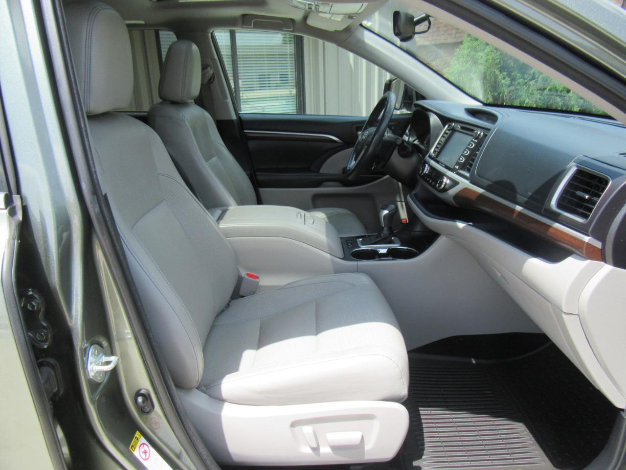 Toyota Highlander Limited 2016