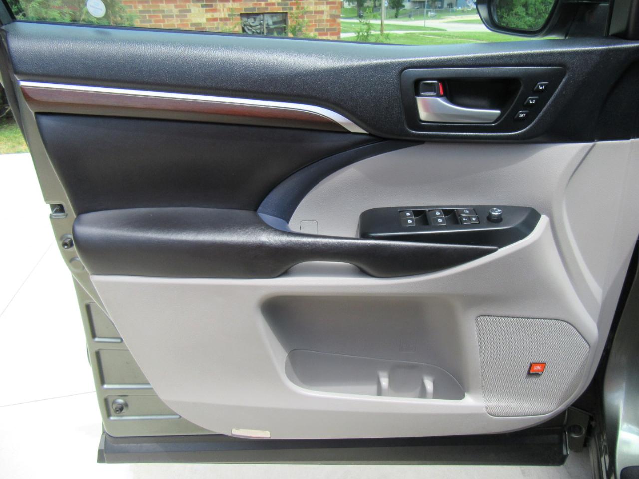 Toyota Highlander Limited 2016