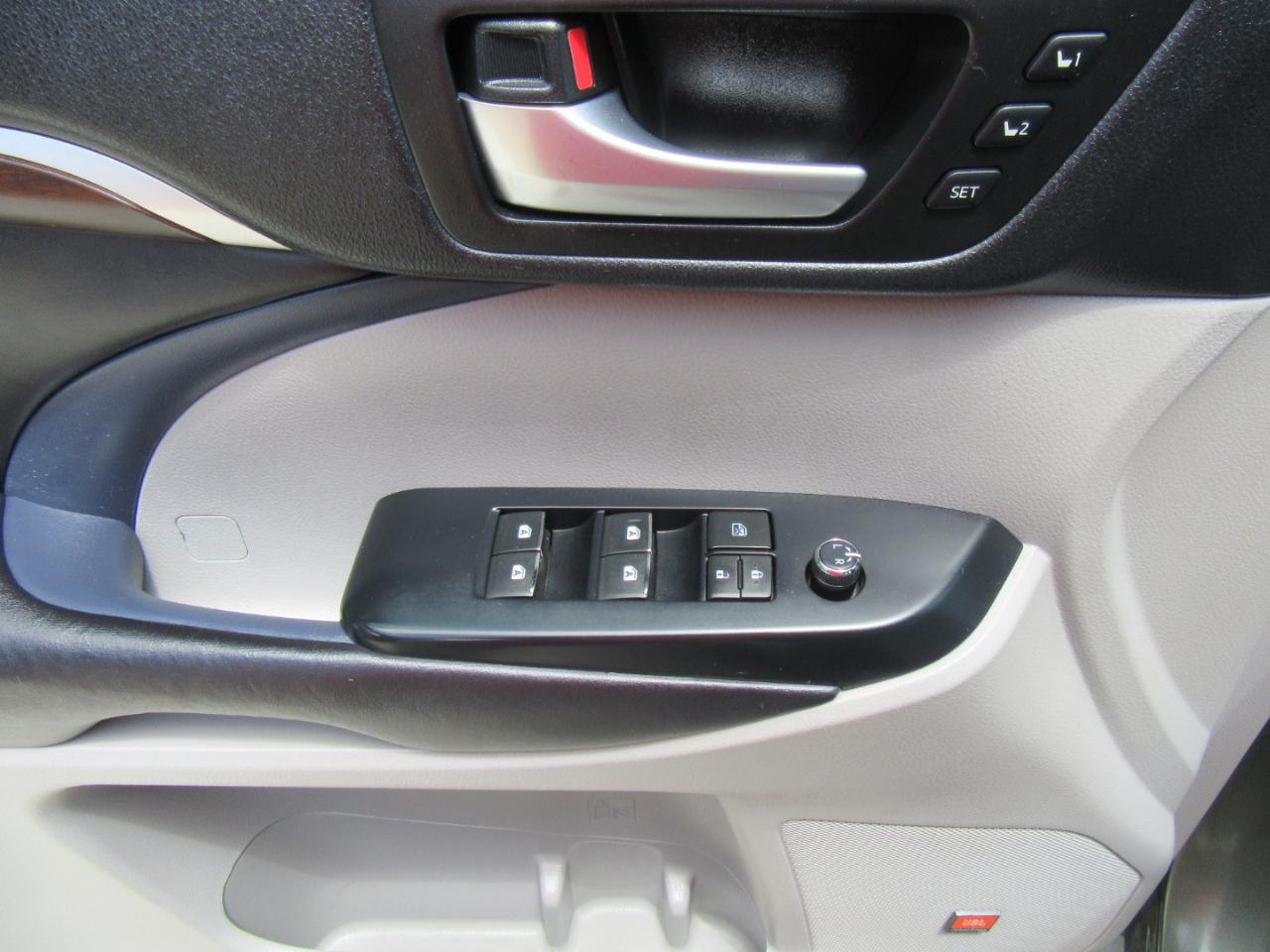 Toyota Highlander Limited 2016