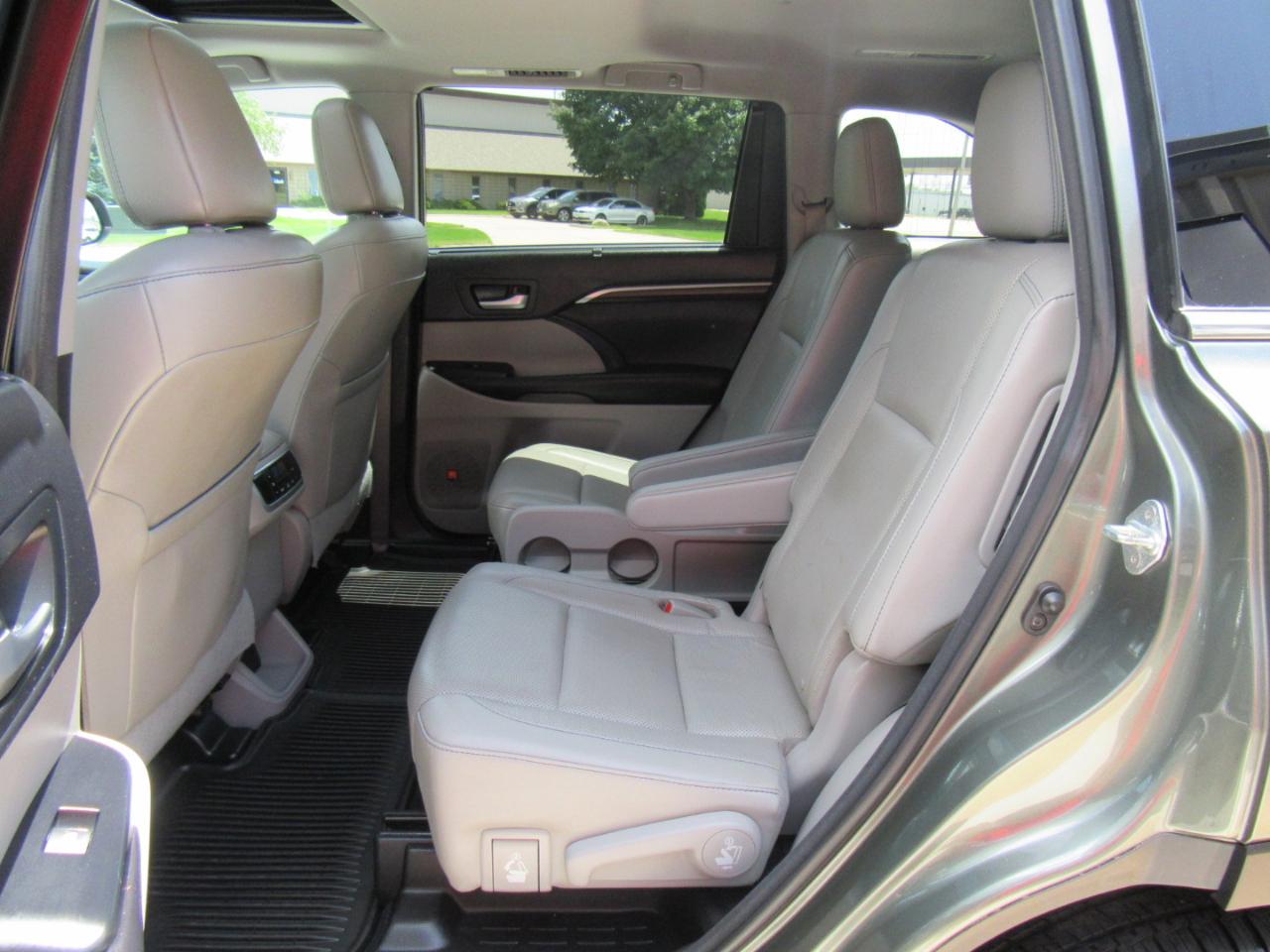 Toyota Highlander Limited 2016