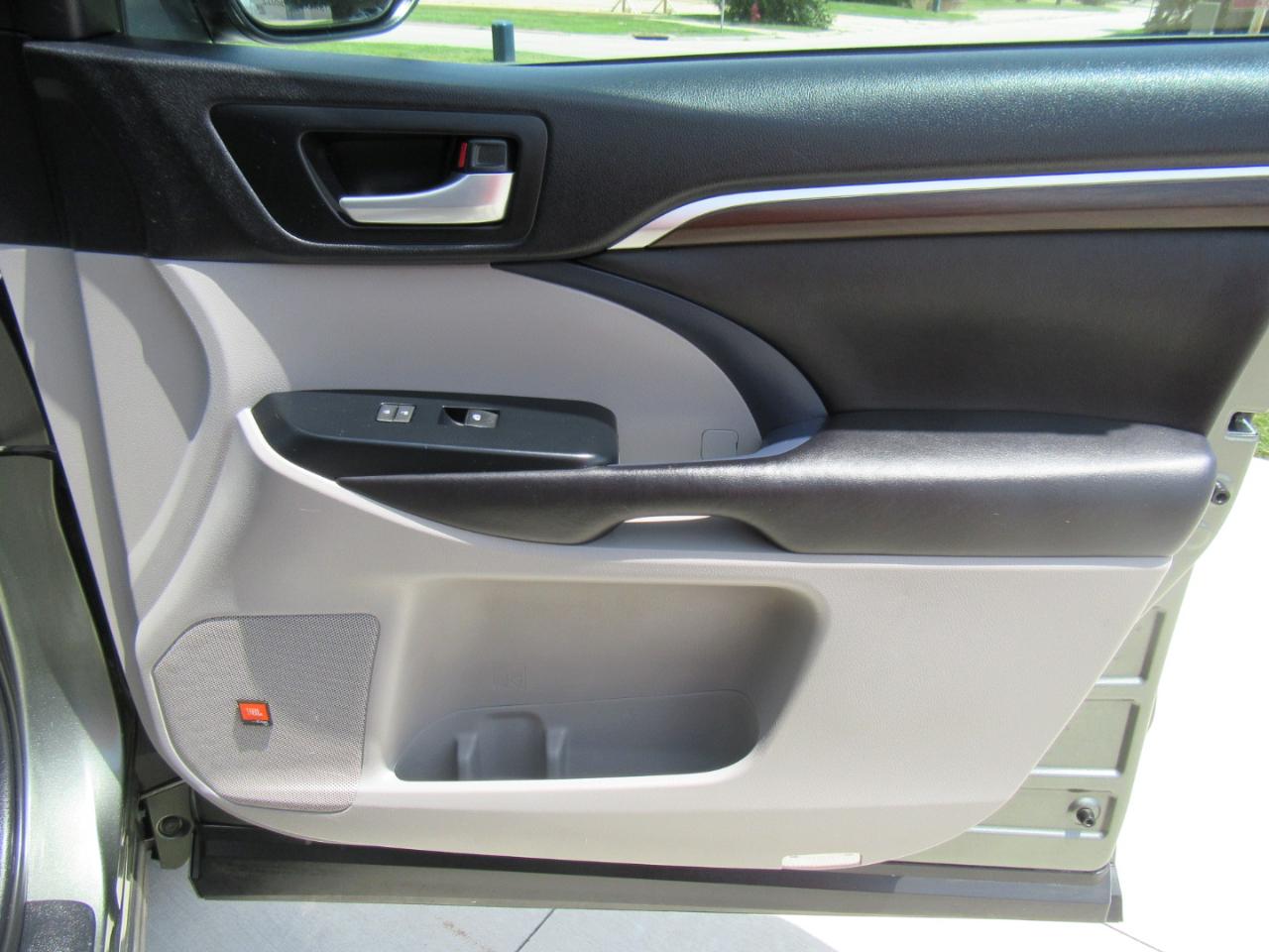 Toyota Highlander Limited 2016