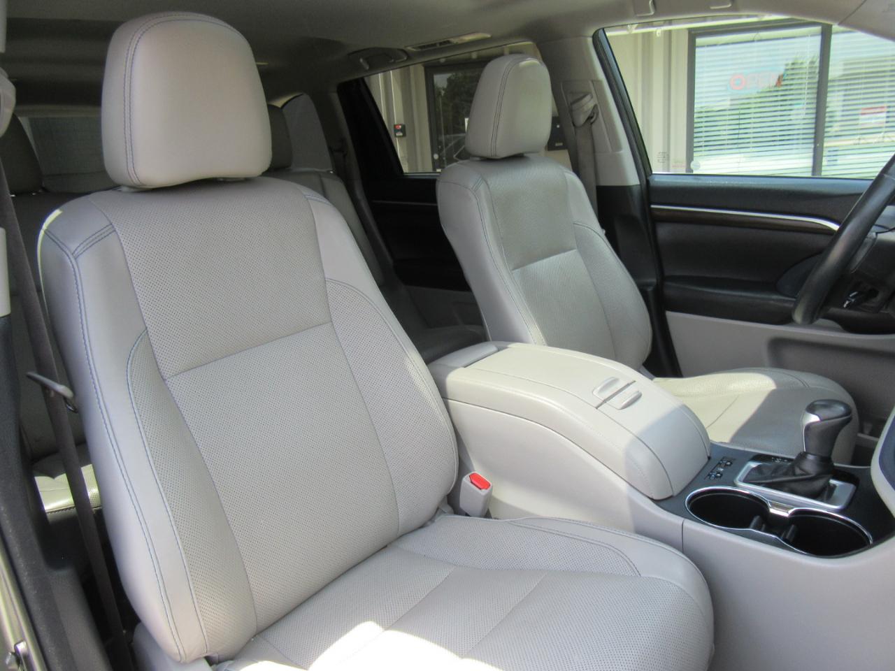 Toyota Highlander Limited 2016