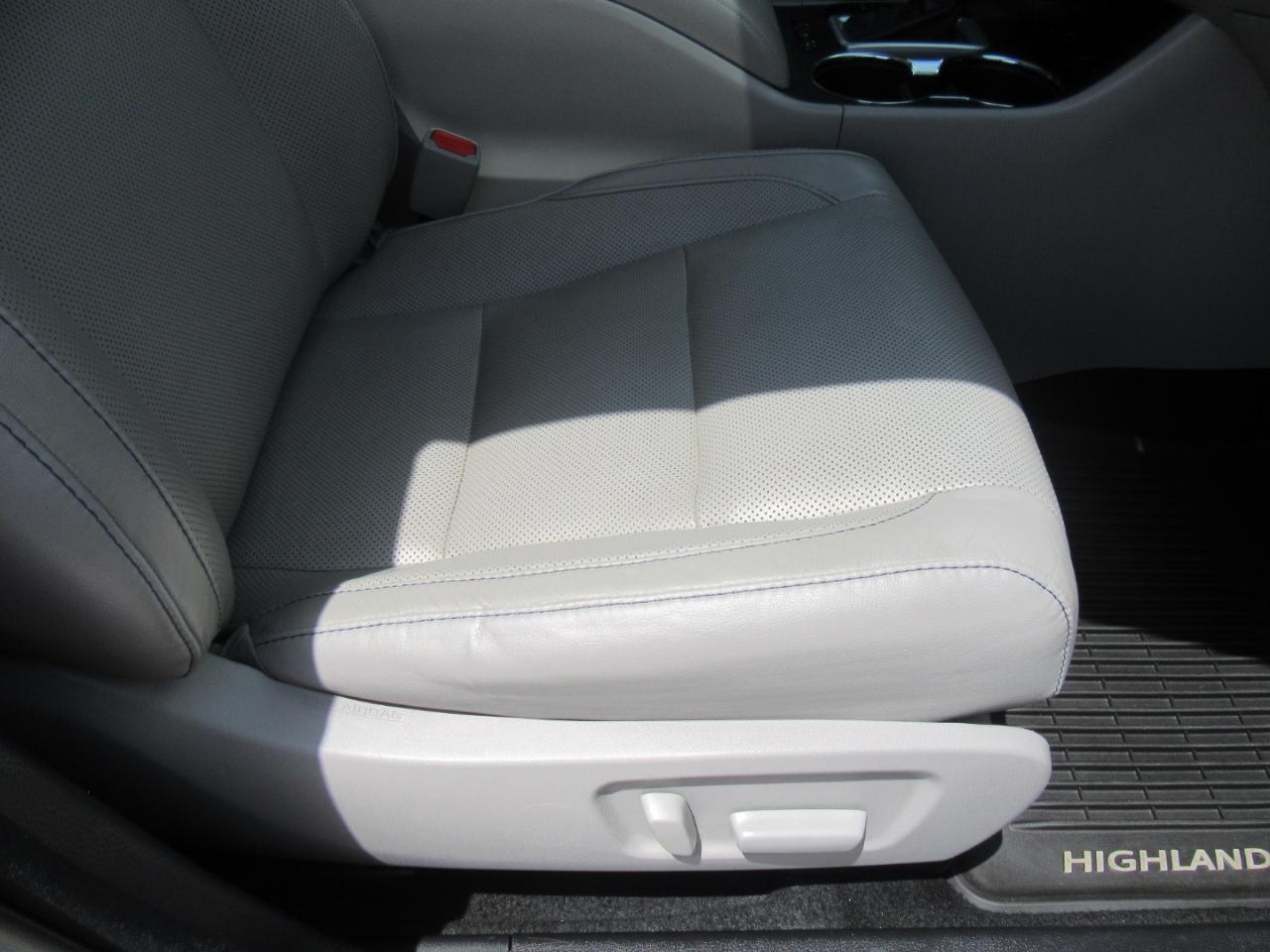 Toyota Highlander Limited 2016