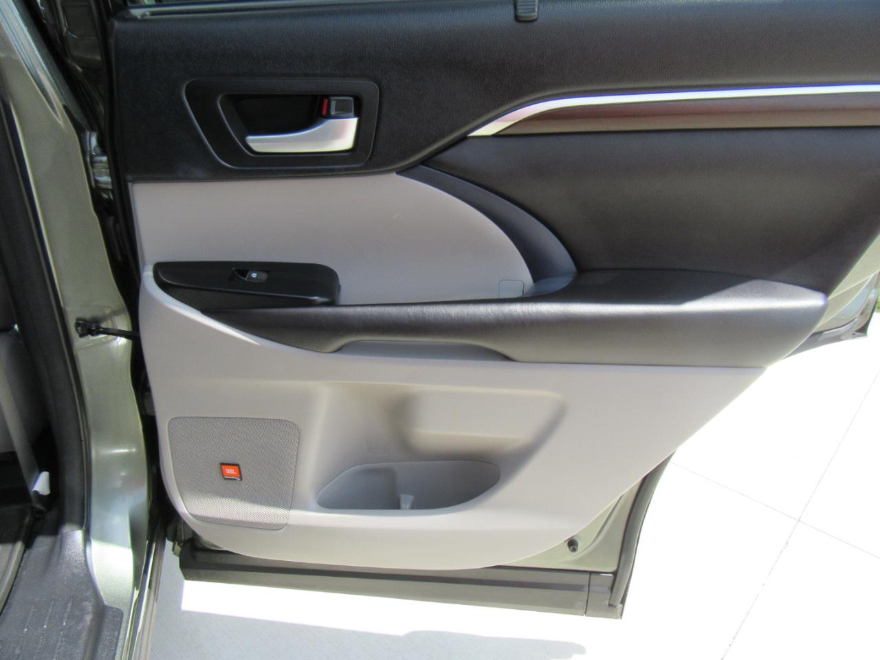 Toyota Highlander Limited 2016