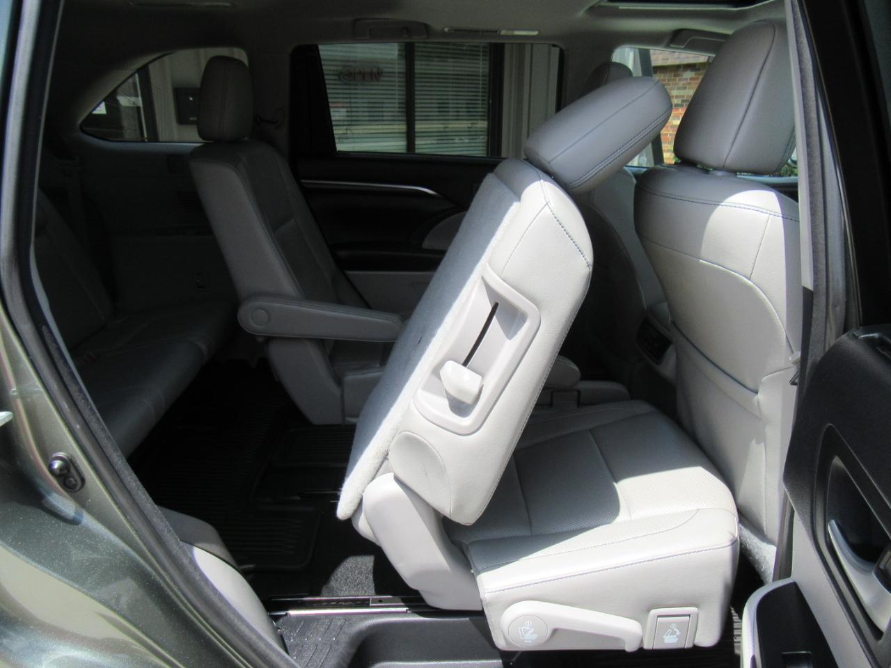 Toyota Highlander Limited 2016