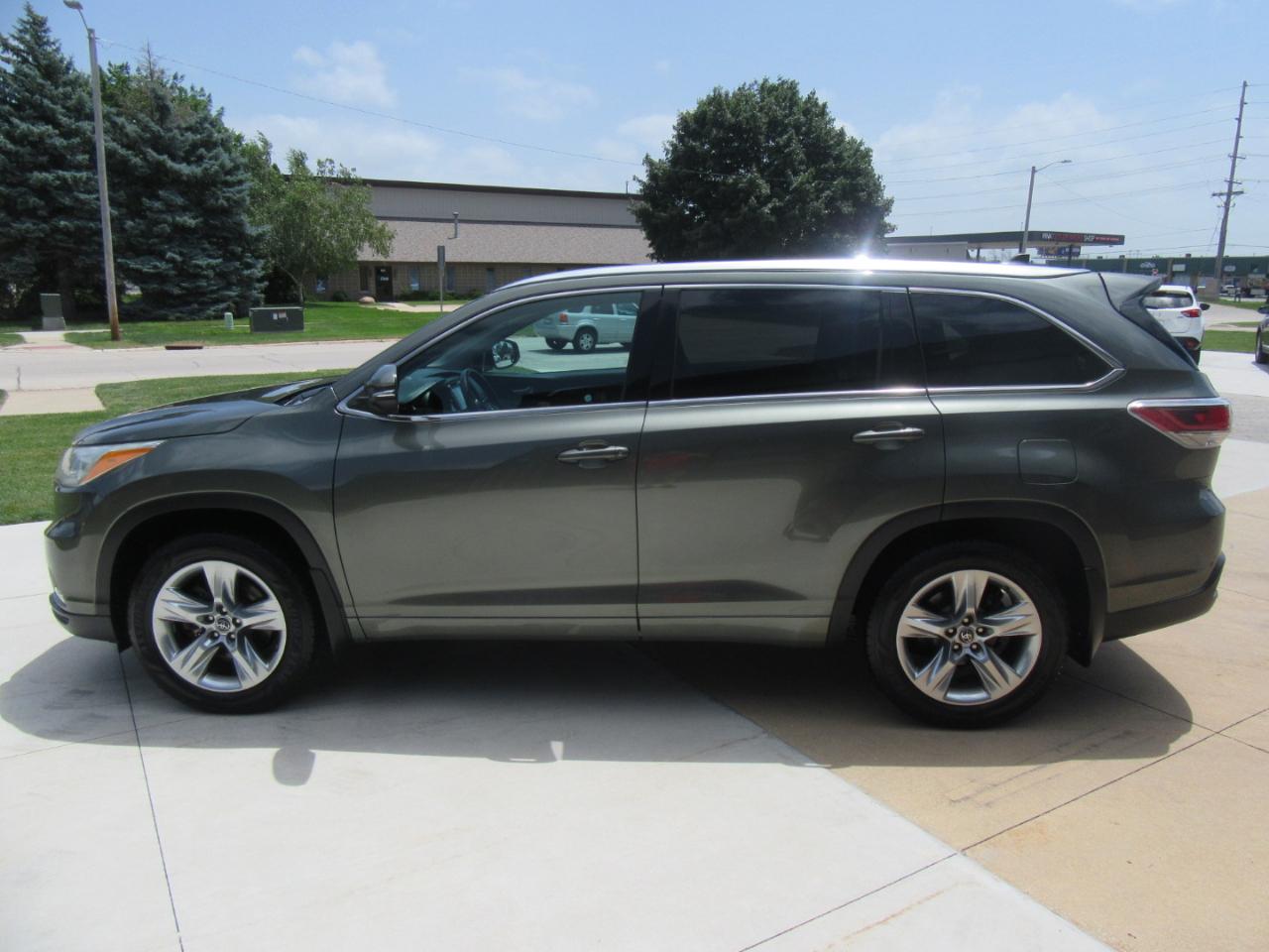 Toyota Highlander Limited 2016