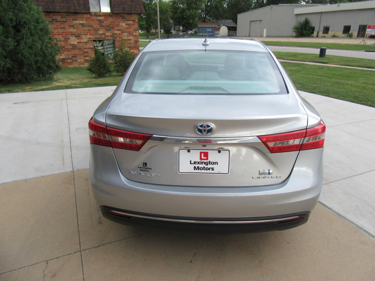 Toyota Avalon Hybrid Limited 2016