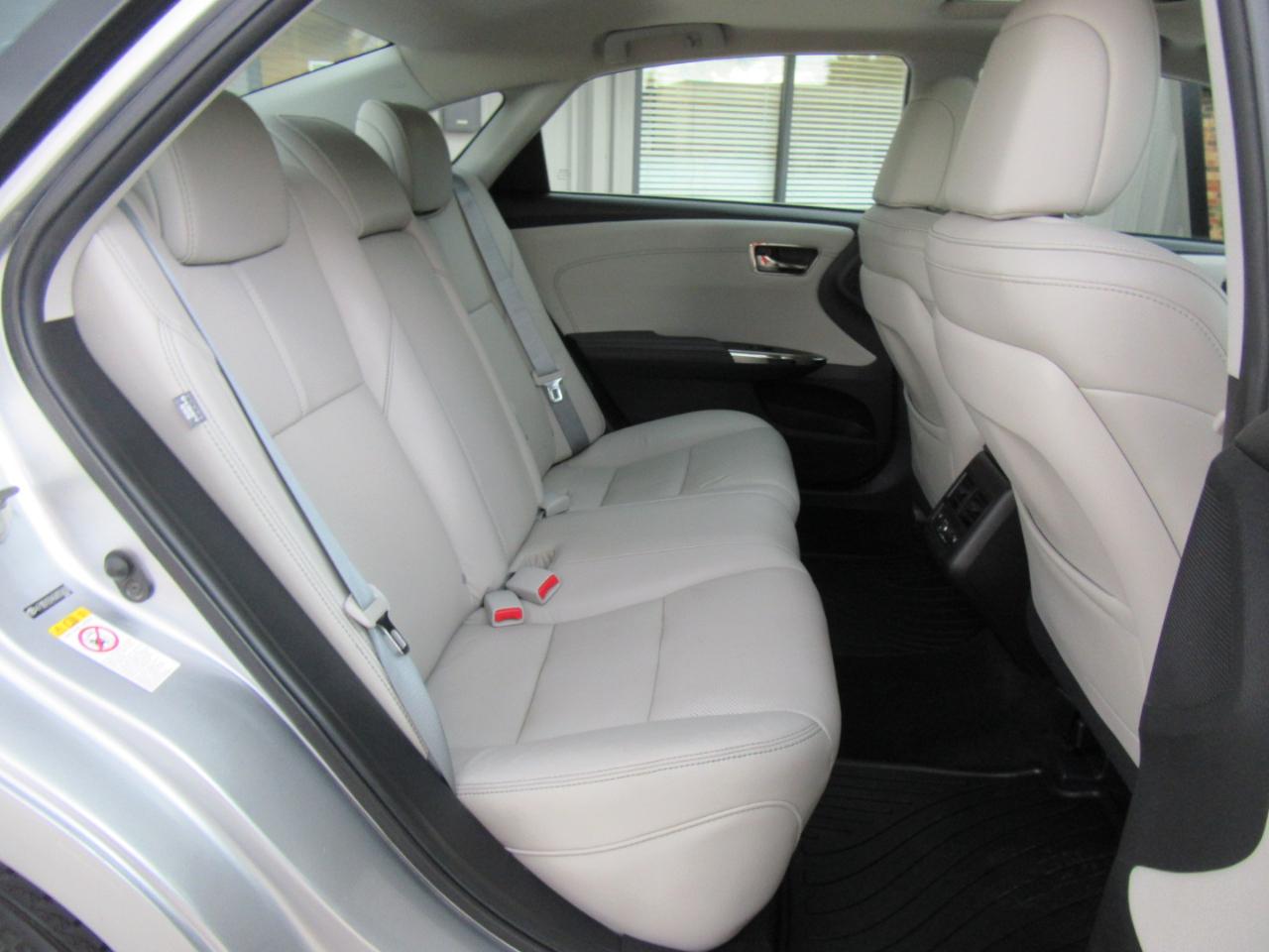 Toyota Avalon Hybrid Limited 2016