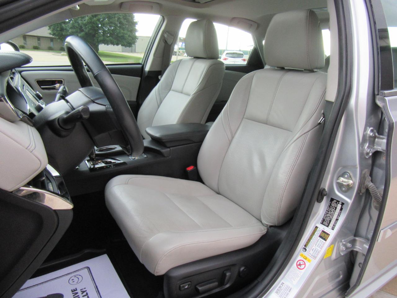 Toyota Avalon Hybrid Limited 2016