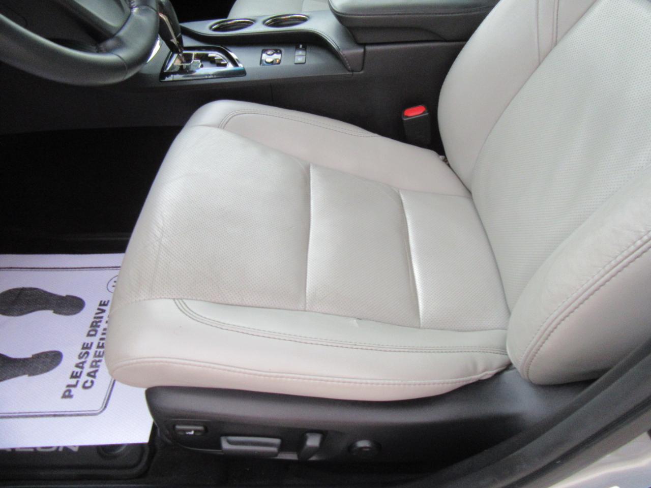 Toyota Avalon Hybrid Limited 2016