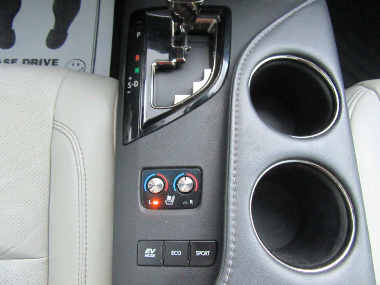Toyota Avalon Hybrid Limited 2016