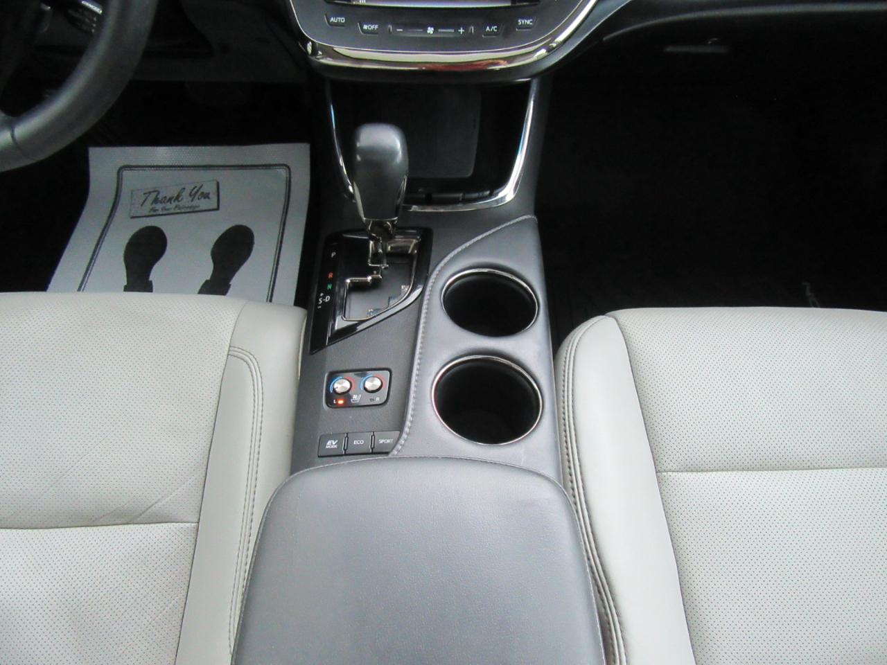 Toyota Avalon Hybrid Limited 2016